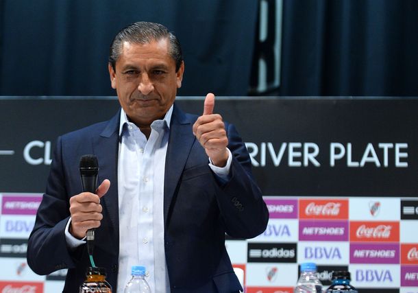 Ramón agradeció a los jugadores y los hinchas y se fue de la conferencia