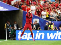 cristiano ronaldo volvio a hacer historia en los mundiales: alcanzo una marca inedita cristiano ronaldo volvio a hacer historia en los mundiales: alcanzo una marca inedita