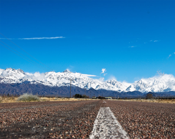 El pueblo ideal para probar vinos de alta gama y maravillarse por sus paisajes.