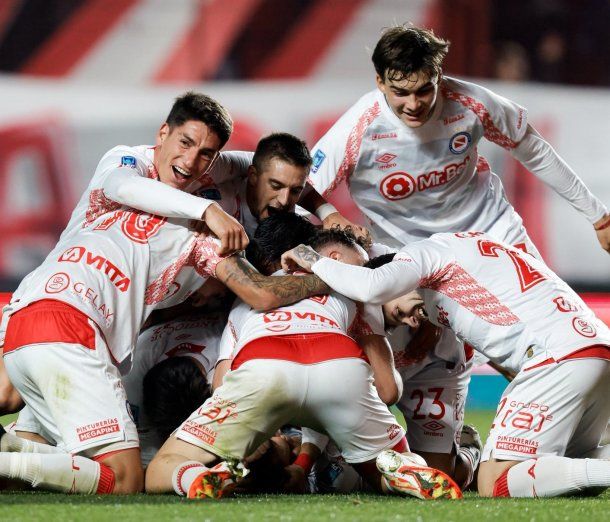 Argentinos Juniors goleó 3-0 a Estudiantes de Río Cuarto por la segunda fecha del Torneo Clausura 2026.