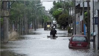 un joven murio electrocutado en medio del temporal un joven murio electrocutado en medio del temporal