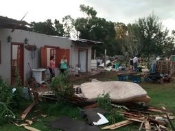 la cola de un tornado paso por mar del plata y genero varios destrozos la cola de un tornado paso por mar del plata y genero varios destrozos