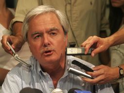 escucha el exabrupto de pinedo a scioli: si gana le van a decir comete esta escucha el exabrupto de pinedo a scioli: si gana le van a decir comete esta