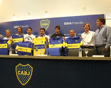 No hay decisión tomada sobre el contrato de Riquelme