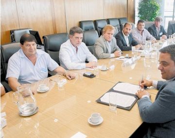 El Gobierno prohibirá los aumentos no remunerativos en los acuerdos paritarios