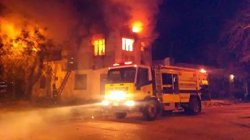 La madre de los hermanos sufrió quemaduras leves La madre de los hermanos sufrió quemaduras leves