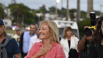 La intendenta de Montevideo y precandidata presidencial por el Frente Amplio, Carolina Cosse, le bajó el tono a la polémica por el tricentenario de la capital uruguaya. La intendenta de Montevideo y precandidata presidencial por el Frente Amplio, Carolina Cosse, le bajó el tono a la polémica por el tricentenario de la capital uruguaya.