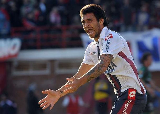 Uno menos para el Tolo: Carlos Bueno no jugará en Independiente