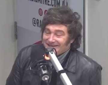 Milei se puso a llorar en vivo durante una entrevista: Salgamos de este tema