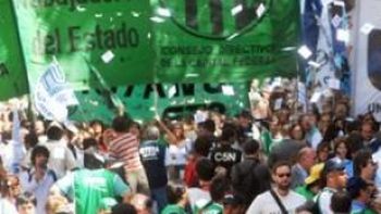 continua la toma del ministerio de educacion bonaerense continua la toma del ministerio de educacion bonaerense