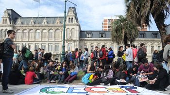 ya suman 18 las escuelas tomadas en la ciudad ya suman 18 las escuelas tomadas en la ciudad