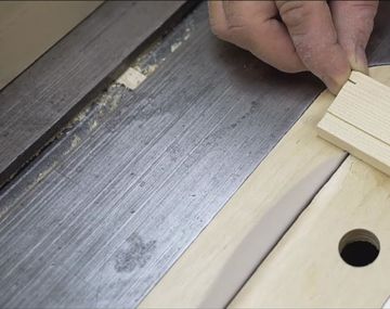 VIDEO: ¿Se puede cortar madera con papel?