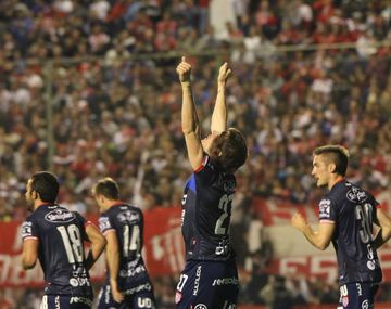 Franco Soldano celebra el gol de la victoria