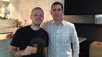 luego de golpearlo en un show, el cantante de calle 13 se filmo junto al fan agredido luego de golpearlo en un show, el cantante de calle 13 se filmo junto al fan agredido