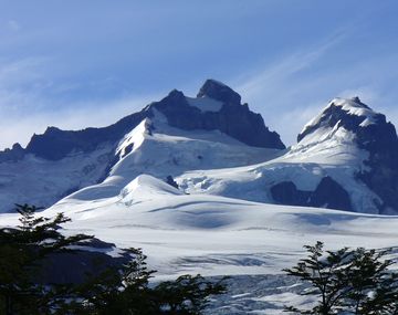 Ubicado al pie de la Cordillera de los Andes, este destino mendocino es perfecto para descansar y desconectar de la rutina diaria. 