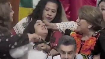legisladoras de la ciudad de mexico se trenzaron a golpes y tirones de pelo en plena sesion legisladoras de la ciudad de mexico se trenzaron a golpes y tirones de pelo en plena sesion