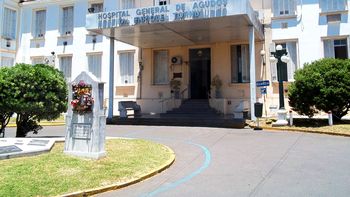 Una enfermera del Hospital Tornú presentó un amparo para que la ART la cubra Una enfermera del Hospital Tornú presentó un amparo para que la ART la cubra