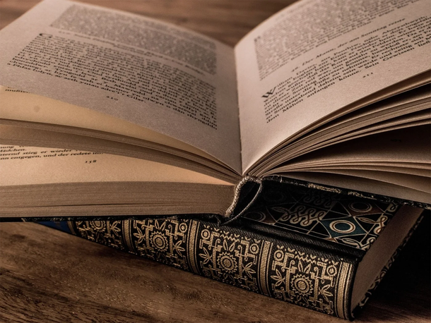 Cuál es el libro que más inspiró a la humanidad, según la Inteligencia Artificial