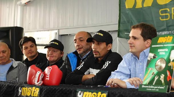 De Zárate al mundo: otro boxeador argentino quiere ser campeón