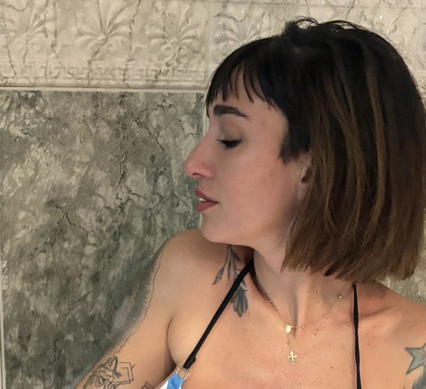 En bikini y en el jacuzzi: la foto de Leila Gianni para alentar a la Selección Argentina que generó revuelo