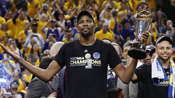 Kevin Durant fue elegido MVP de las finales Kevin Durant fue elegido MVP de las finales
