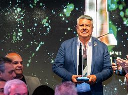 polemica con la afa: decenas de clubes lanzaron comunicados en apoyo a tapia polemica con la afa: decenas de clubes lanzaron comunicados en apoyo a tapia