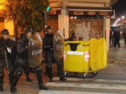 desalojo a una cooperativa de san isidro: reprimen a manifestantes desalojo a una cooperativa de san isidro: reprimen a manifestantes