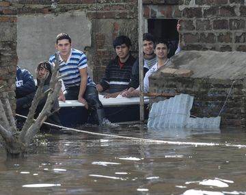 Se duplica ayuda a damnificados por inundaciones