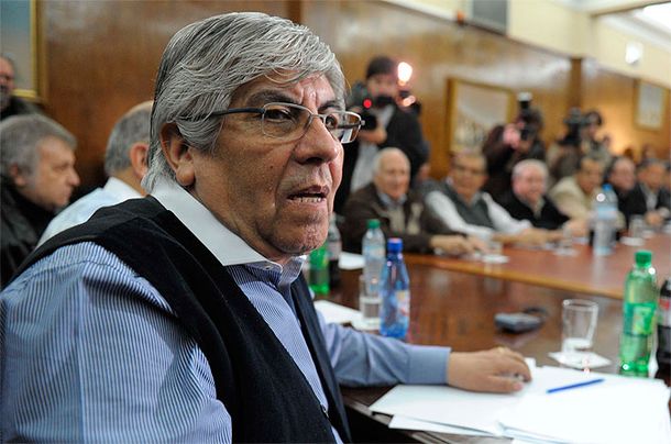 Moyano defendió a Scioli ante la falta de fondos para salarios