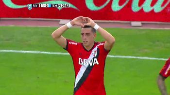 ¿lo tenias? de tiro libre, funes mori la clavo en un angulo ¿lo tenias? de tiro libre, funes mori la clavo en un angulo