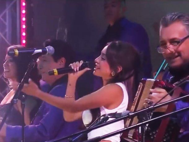 María Becerra estrenó su colaboración con Los Ángeles Azules en un reality mexicano