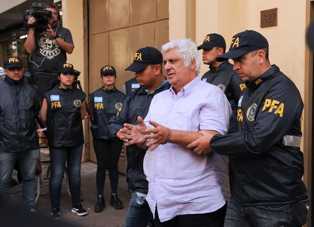 Alberto Samid seguirá detenido