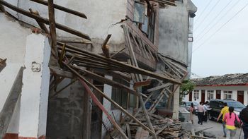 ascienden a 180 los muertos por el terremoto en china ascienden a 180 los muertos por el terremoto en china