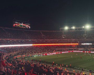 El nuevo anillo led del Monumental. Foto: @acristofalo