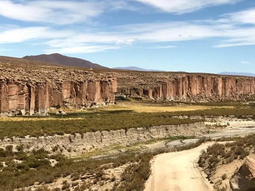 Tiene 350 habitantes y destaca por ser uno de los mas lindos del mundo