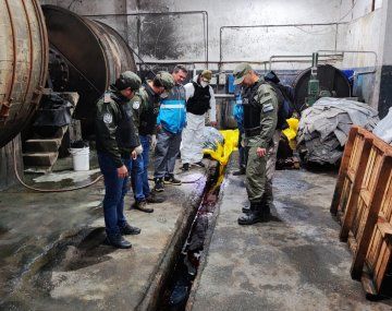 Lanús: cooperativa de curtiembre tiraba residuos peligrosos a la red fluvial