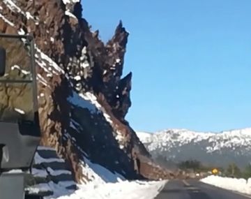 Impresionante desprendimiento de rocas sobre la ruta 40