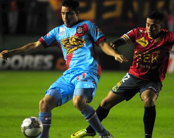 Arsenal venció a Unión Española y está en cuartos