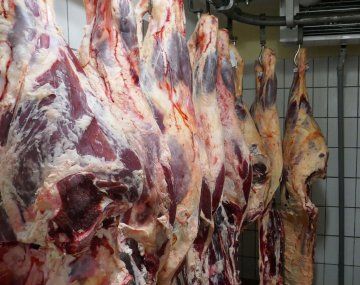 Mayorista de carne de Esteban Echeverría vende medias reses para abaratar los precios