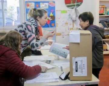 Elecciones en Córdoba: atribuyen demora en los datos a problemas técnicos