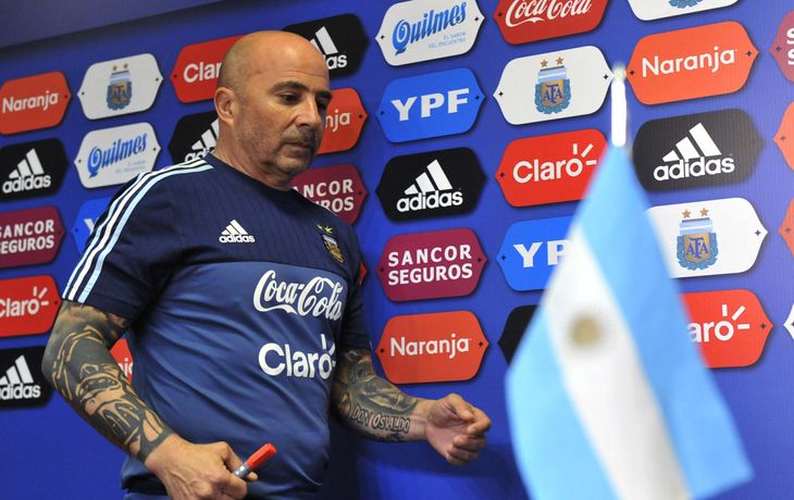 El entrenador de la Selección, durante la última conferencia