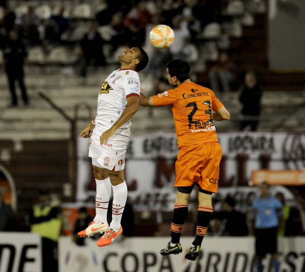 Huracán no pudo ganar de local y complicó su clasificación a octavos