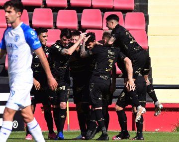 Colón le ganó a Godoy Cruz en Santa Fe con un gol de Cristian Ferreira