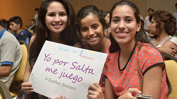 Urtubey se reunió con un grupo de jóvenes para debatir sobre el futuro de Salta