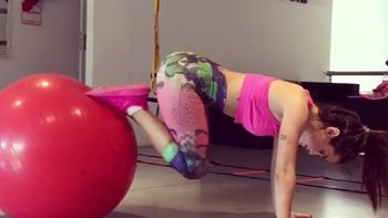 Un fuego los ejercicios de Lali en Instagram Un fuego los ejercicios de Lali en Instagram