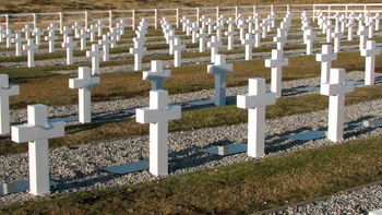 malvinas: argentina e inglaterra avanzan en la identificacion de los soldados caidos malvinas: argentina e inglaterra avanzan en la identificacion de los soldados caidos