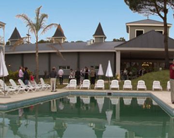 Un hotel 5 estrellas de Cariló figuraba como baldío