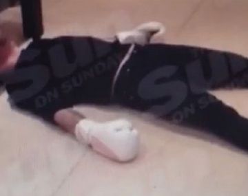 ¿Un juego? Rooney quiso ser boxeador y terminó noqueado en el piso