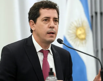 Wado de Pedro nuevamente contra Macri: Destruyó al país