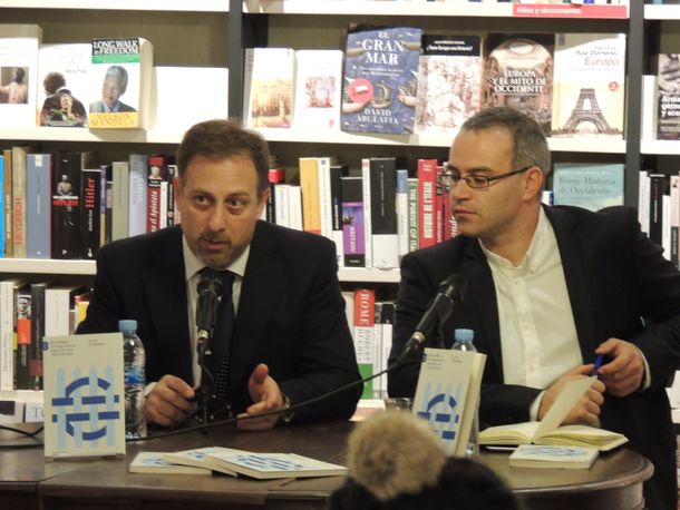 Periodista argentino presentó en España su libro El Corralito